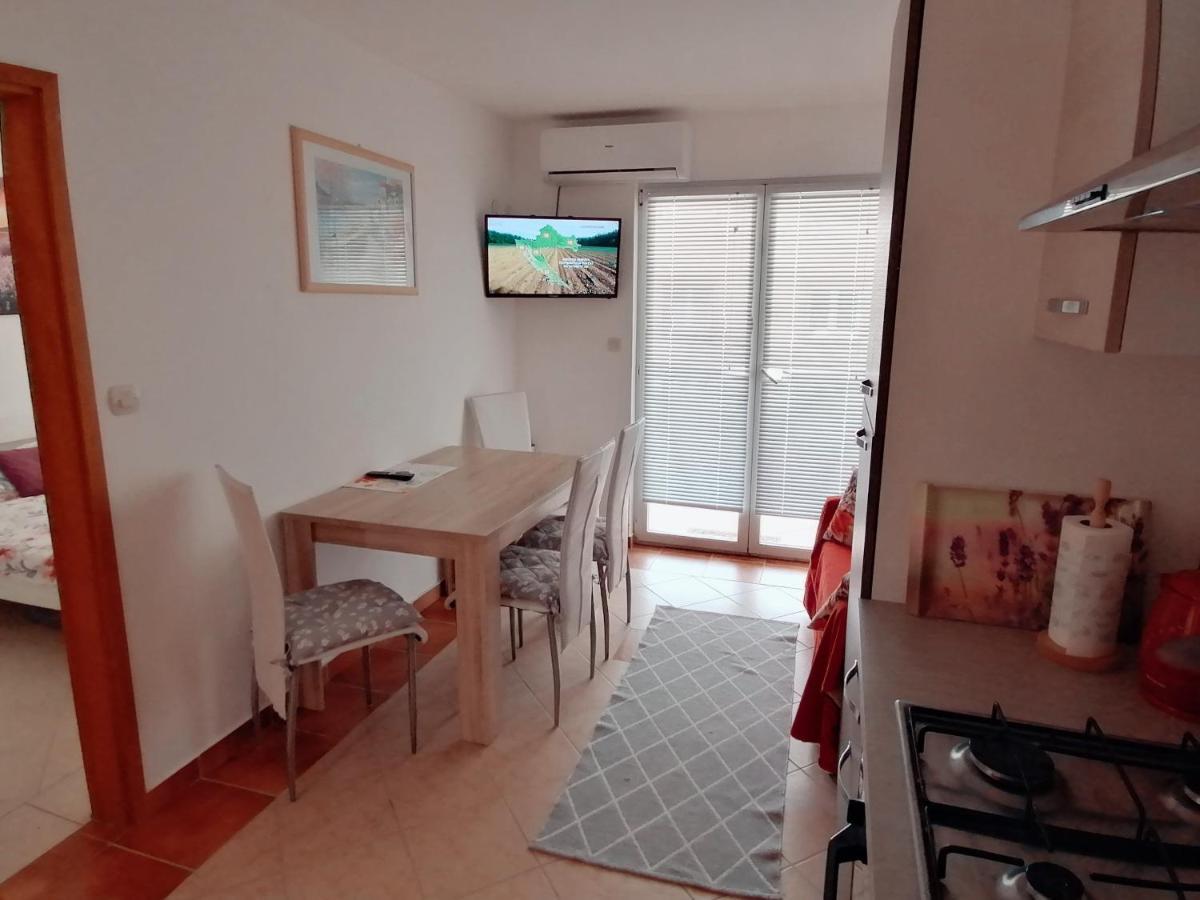 Apartment Vesna Vir Ngoại thất bức ảnh