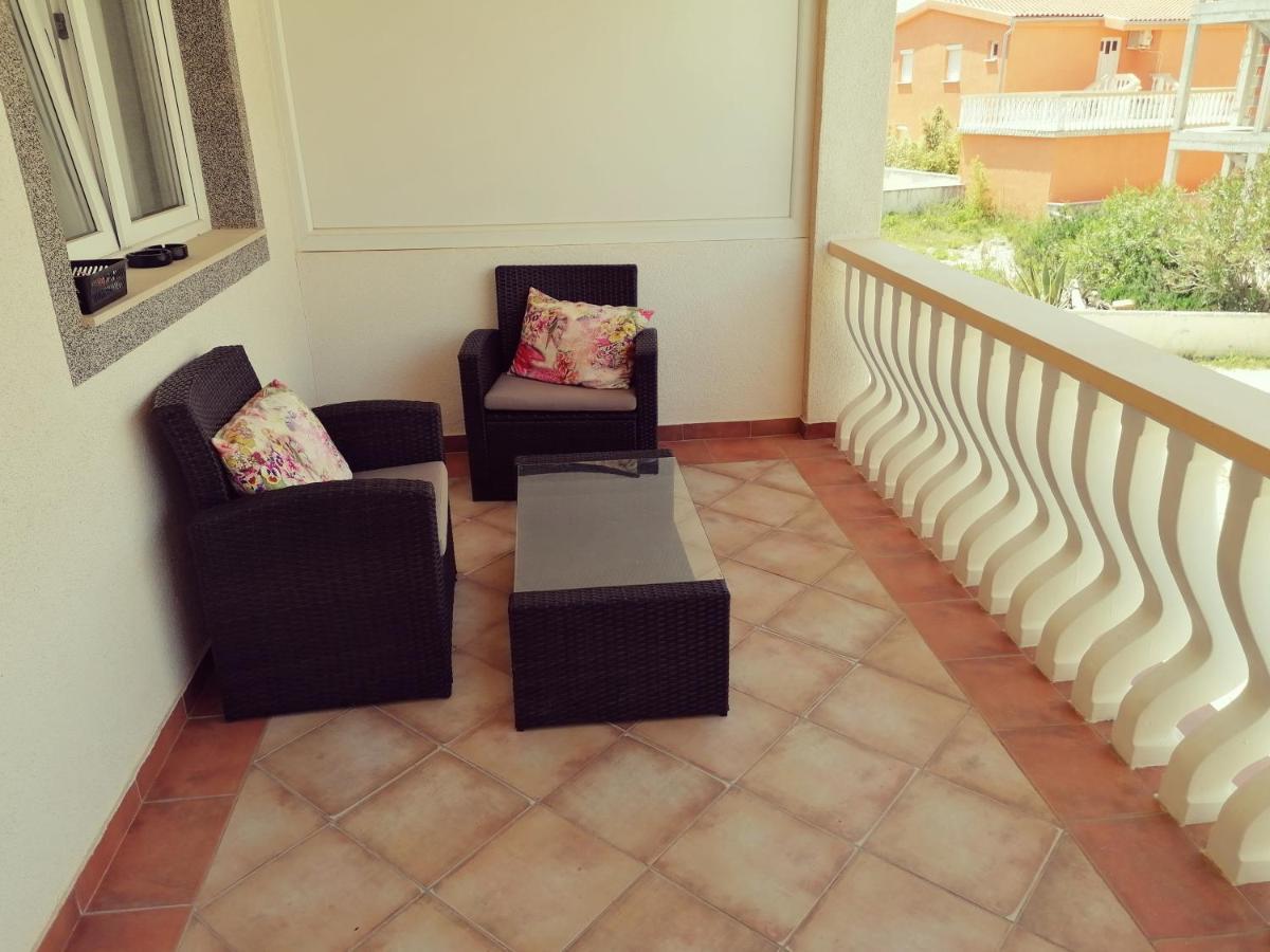 Apartment Vesna Vir Ngoại thất bức ảnh